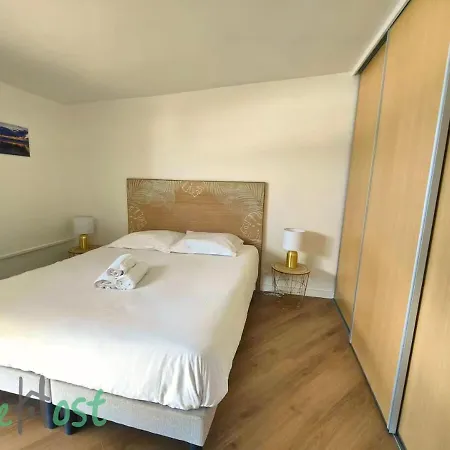 Milady Marbella Swimming Pool Parking *
